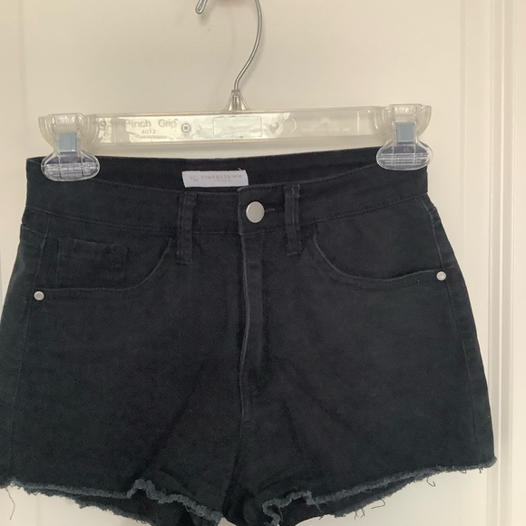 Tinseltown womens Mid rise solid black Cut Off shorts size 0 stretch Raw Hem - Picture 2 of 9